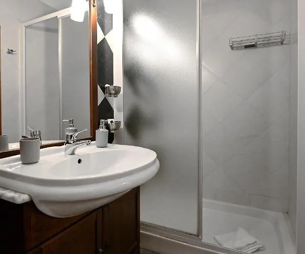 Vicolo Dell'aquila - Residenze Romanae Гостевой дом 4*